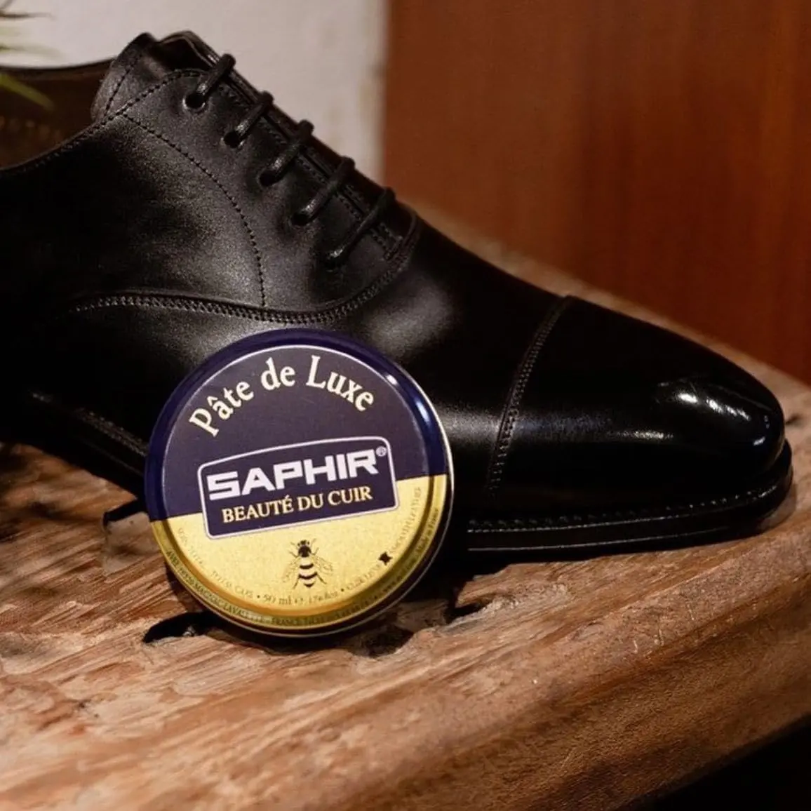 SAPHIR Beauté du Cuir Pate De Luxe Wax Shoe Polish 50ml (1.7 Fl Oz) | Mirror Shine & Leather Protection - view 5