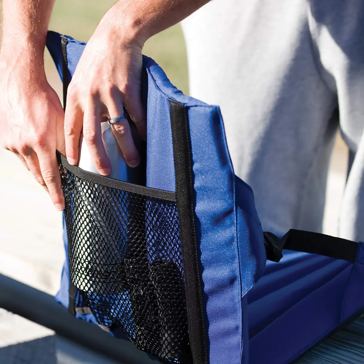 Coleman Portable Stadium Seat with Backrest | Lightweight Padded Bleacher Cushion 39.4 cm (15.5 in.) Wide - view 5