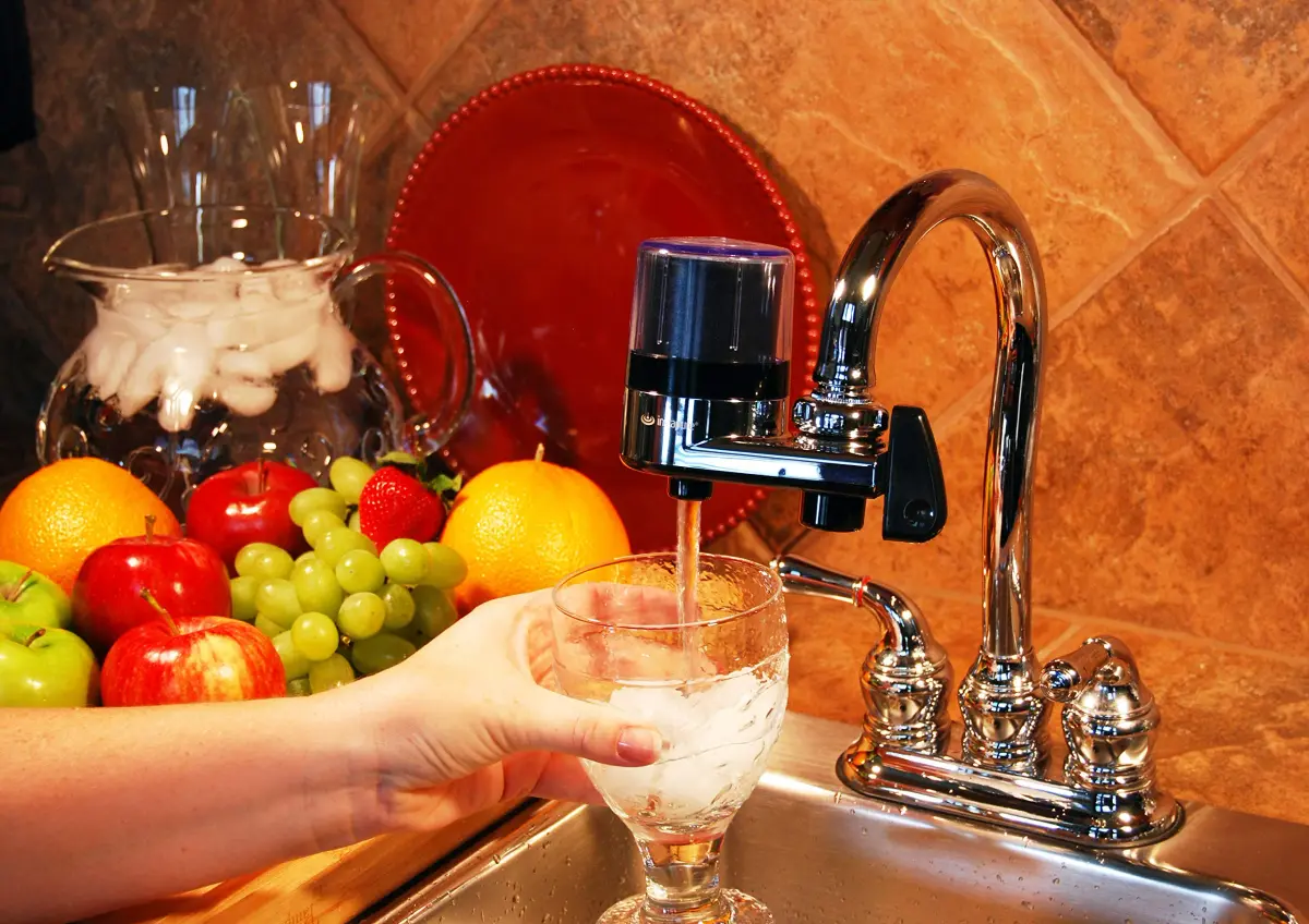 Instapure F2 Essentials Faucet Water Filter System, Chrome with Clear Cap, 7.89cm (3.11in) x 16.20cm (6.38in) x 19.20cm (7.56in) - view 2