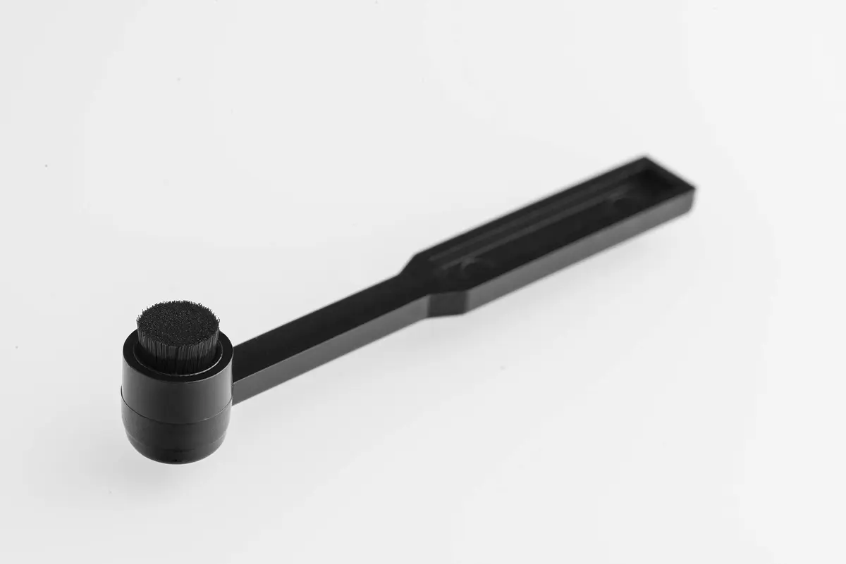 Pro-Ject Clean-it Turntable Needle Stylus Brush | Effective Cleaning & Longer Life - Black - view 3