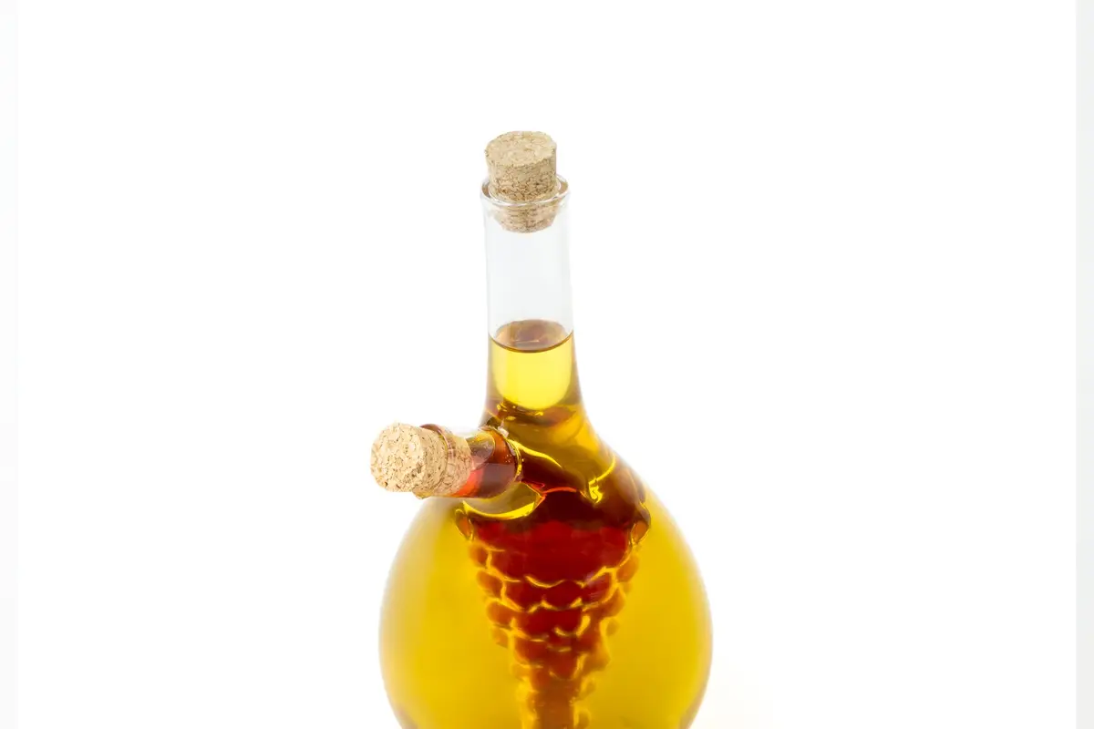 Fox Run Grape Motif Oil and Vinegar Cruet Dispenser Bottle, Clear Borosilicate Glass, Grapes | Elegant 13.5 oz dual pour bottle (70-120c) - view 2