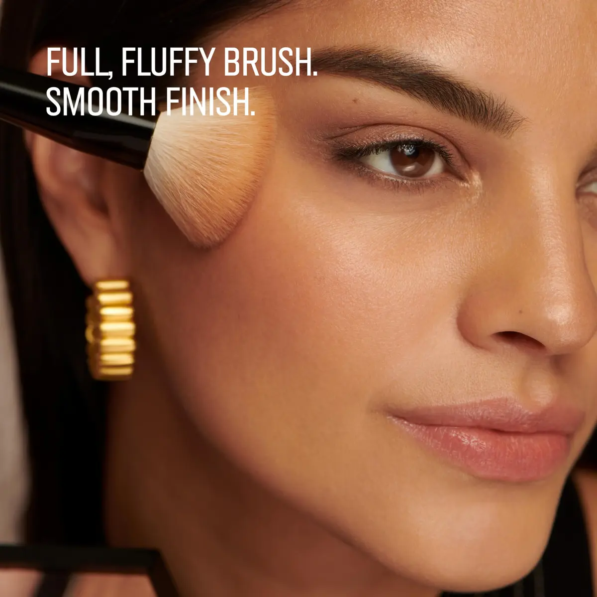 Bobbi Brown Face Blender Brush | Soft, Multipurpose Makeup Brush for Bronzer, Blushes, & Face Powders | 16.8cm (6.6in) - view 2