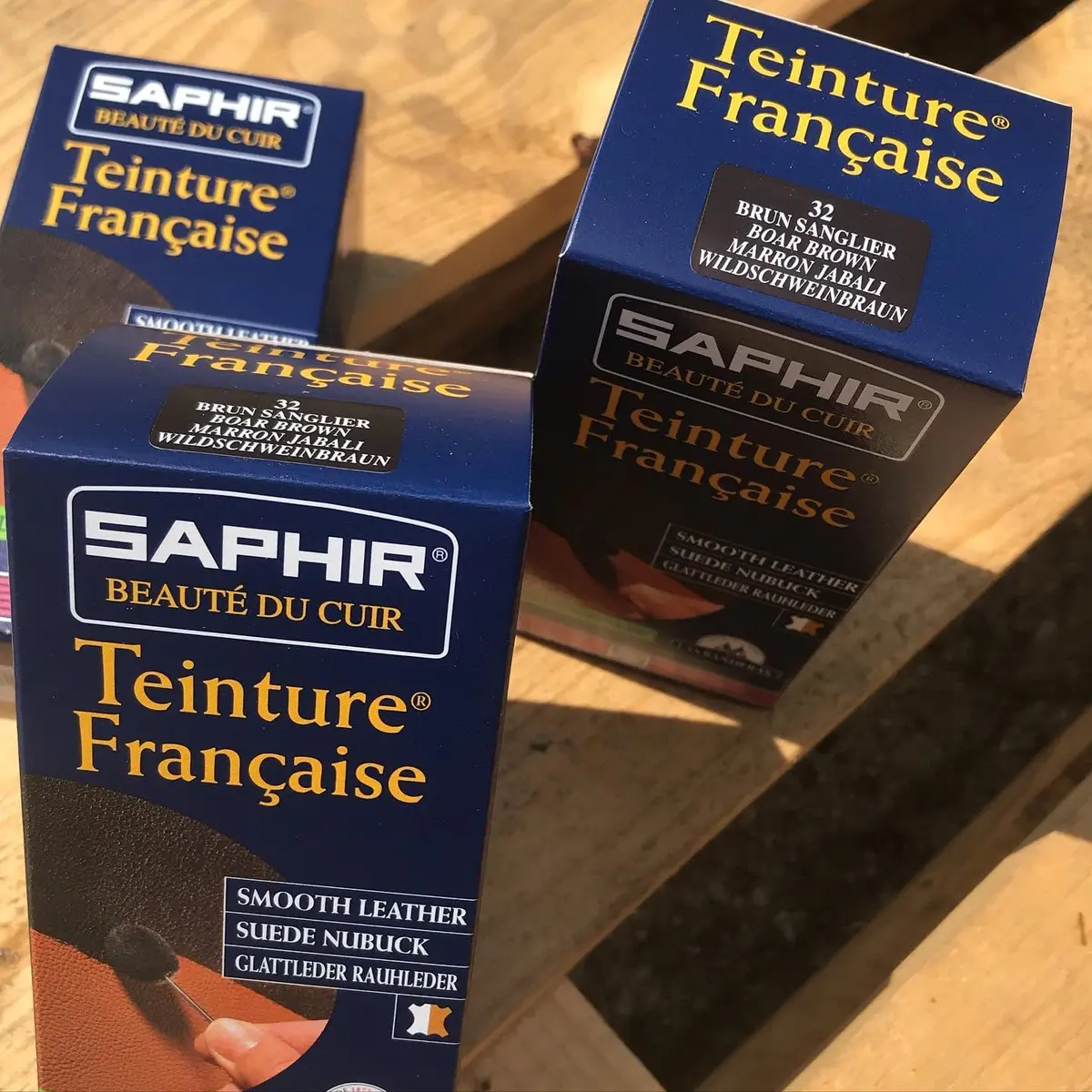 Saphir Teinture Française Leather Dye 50ml | Professional Recoloring for Leather, Suede & Nubuck, Black - view 2