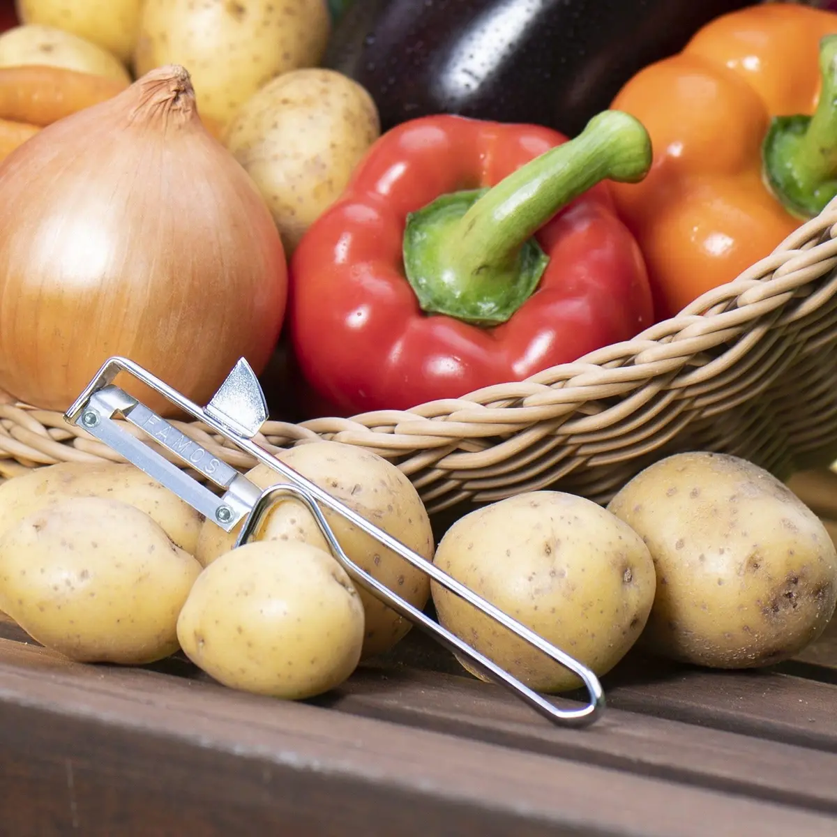 Westmark Swivel Vegetable & Fruit Peeler with Stainless Steel Blade | Precision Kitchen Tool for Soft & Dense Produce - view 6