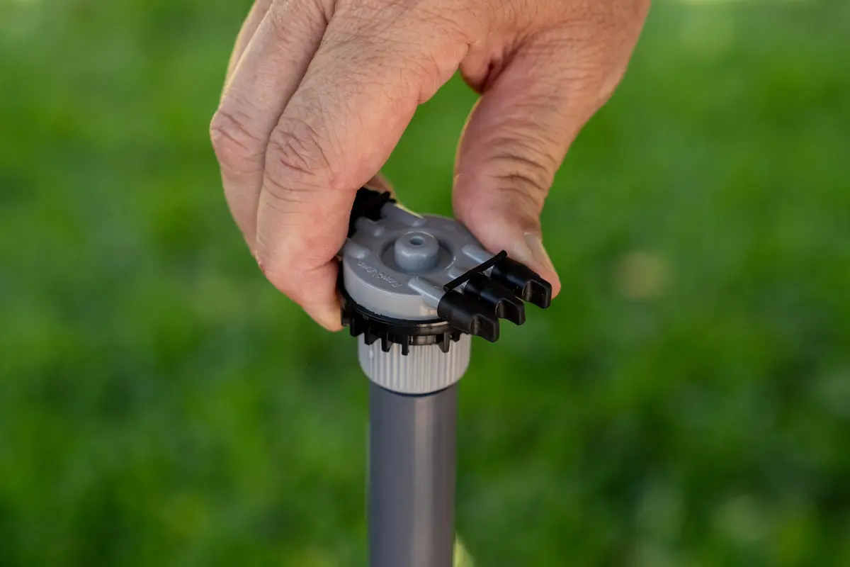 Rain Bird 6-Port Free Flow Drip Irrigation Manifold 1/2" NPT x 1/4" Drip | Connects Six 1/4" Drip Tubes to 1/2" Riser - view 4
