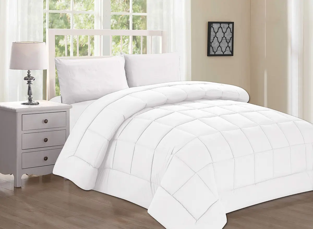 Elegant Comfort Luxury Microfiber Comforter King | Year-Round Medium Warmth with Box-Stitching - main product image