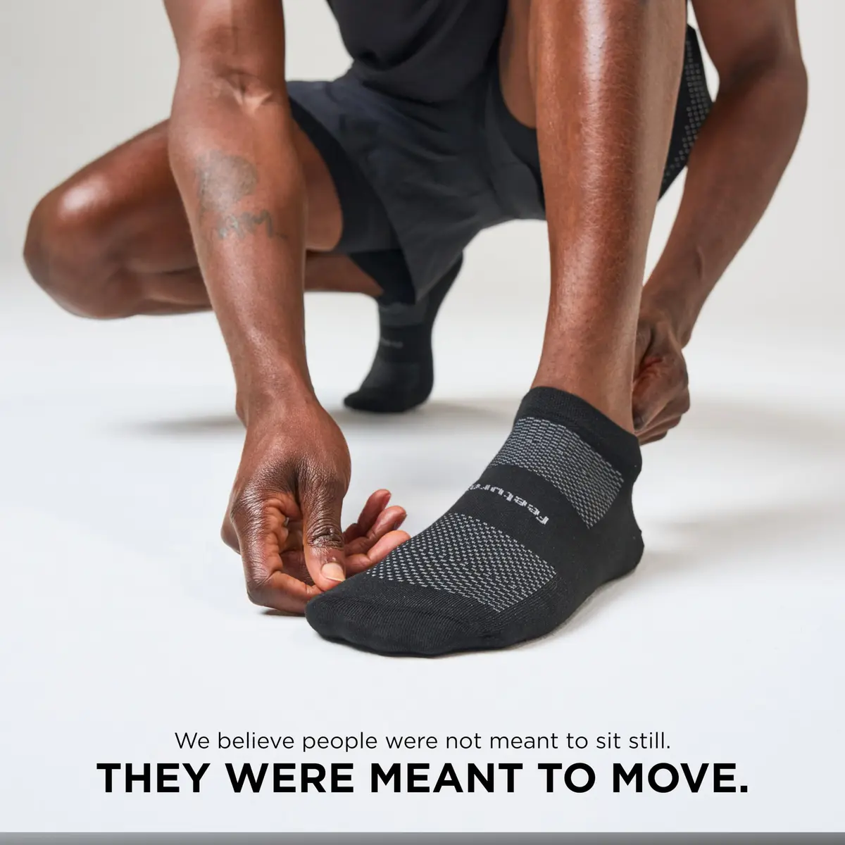 Feetures High Performance Ultra Light No Show Tab Socks, Black, Large | Supportive, Moisture-Wicking, Ankle Fit - view 6