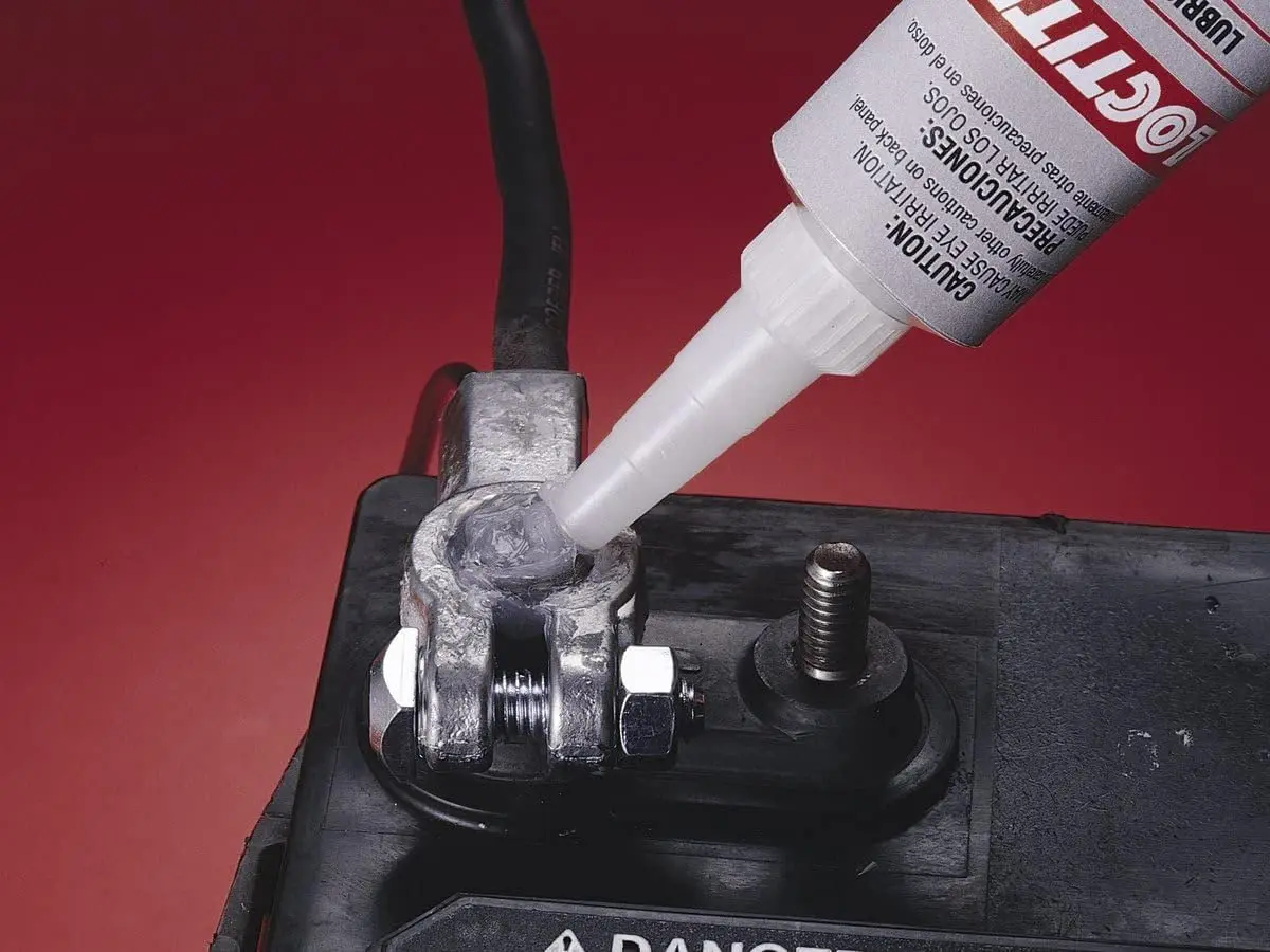 Loctite Dielectric Tune-Up Grease Tube 80 ml (2.7 Fl Oz) | Protects Electrical Connections from Corrosion - view 3