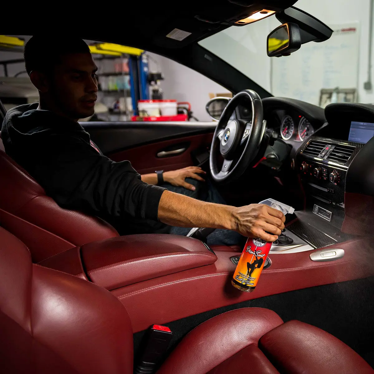 Chemical Guys Signature Scent Premium Air Freshener and Odor Eliminator 118ml (4 fl oz) | Smell of Success for Cars & Home - view 3