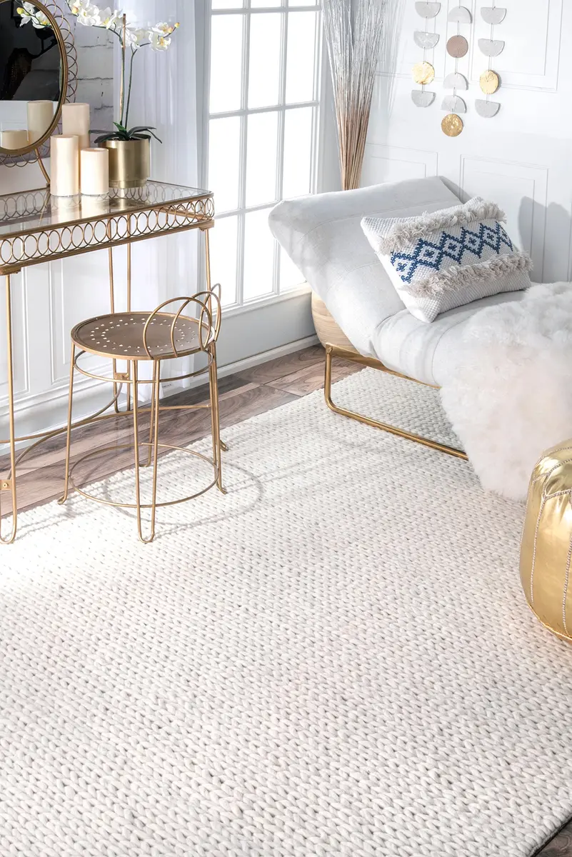 nuLOOM Penelope Off White Solid Hand Woven Wool Area Rug, 3' x 5' | Cozy & Durable - main product image