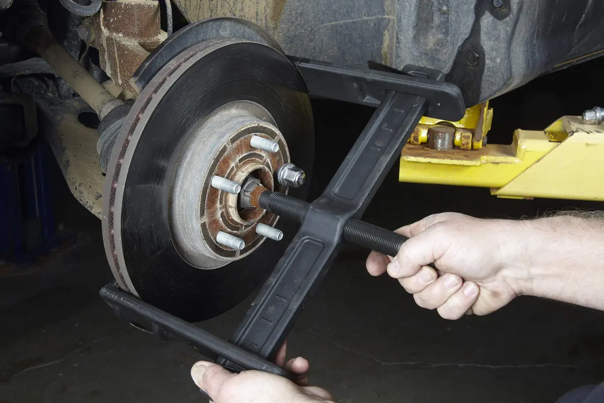 OTC 6980 Brake Drum and Rotor Puller - 12-3/4" Spread, 5" Reach | Heavy Duty Large Component Removal - view 6
