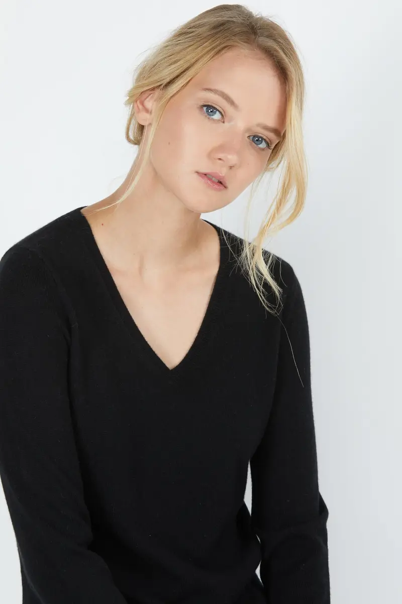 JENNIE LIU 100% Cashmere V Neck Sweater for Women, Black | Lightweight, Soft & Classic Fit - view 9