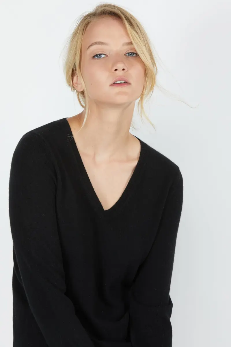 JENNIE LIU 100% Cashmere V Neck Sweater for Women, Black | Lightweight, Soft & Classic Fit - view 3