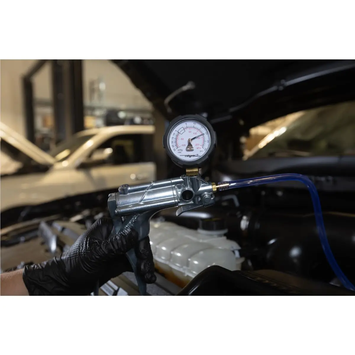 Mityvac MV8510 Silverline Elite Automotive Brake/Clutch Hand Pump | Dual Pressure/Vacuum, Zinc-Aluminum Die Cast, 2" Gauge - view 6