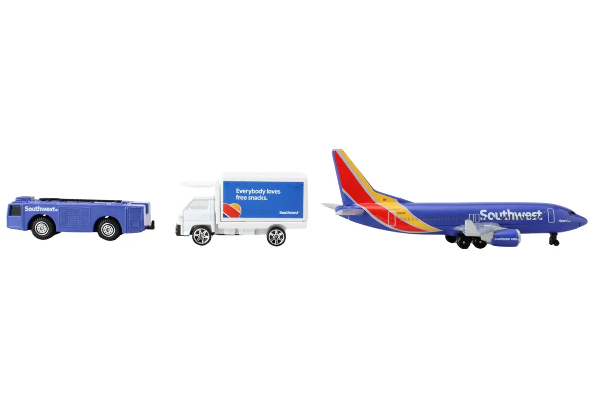 Daron Southwest Airlines Airport Playset Die-Cast Toy Ages 3+ | Authentic Airport Adventure with Die-Cast Plane - view 6
