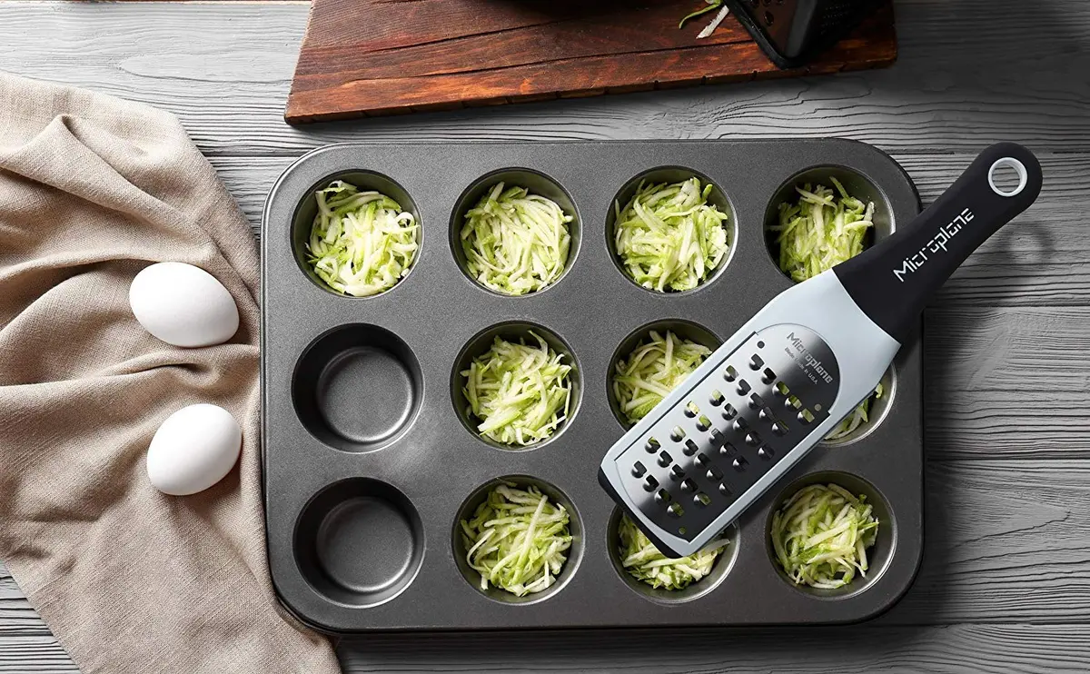 Microplane Artisan Series Extra Coarse Grater & Zester (White) 1.5 cm (0.62 in) | USA-Sourced Stainless Steel Blade - view 4