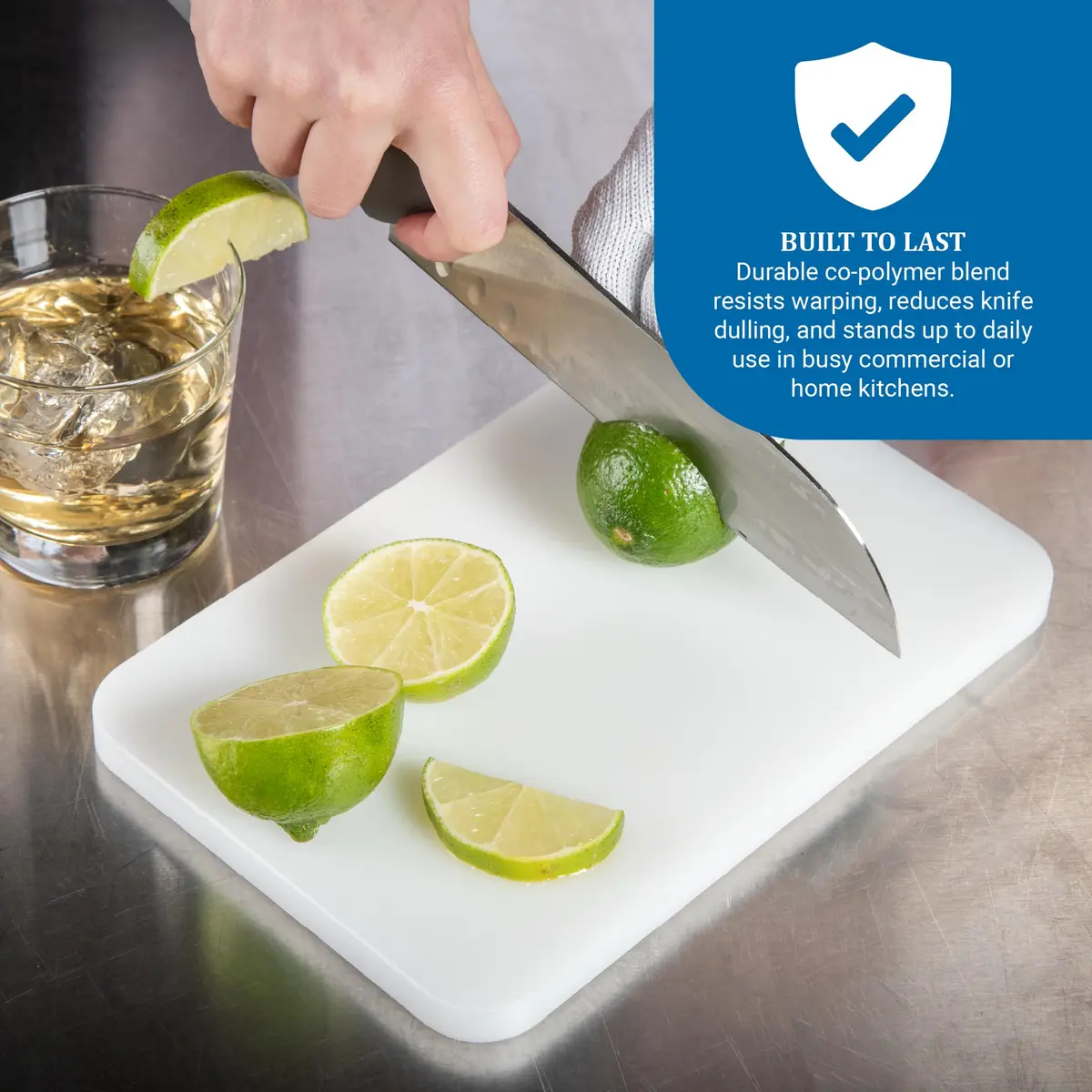 San Jamar Cut-N-Carry Saf-T-Grip Cutting Board White 22.86cm x 15.24cm x 1.27cm | Integrated Handle for Easy Carrying - view 4