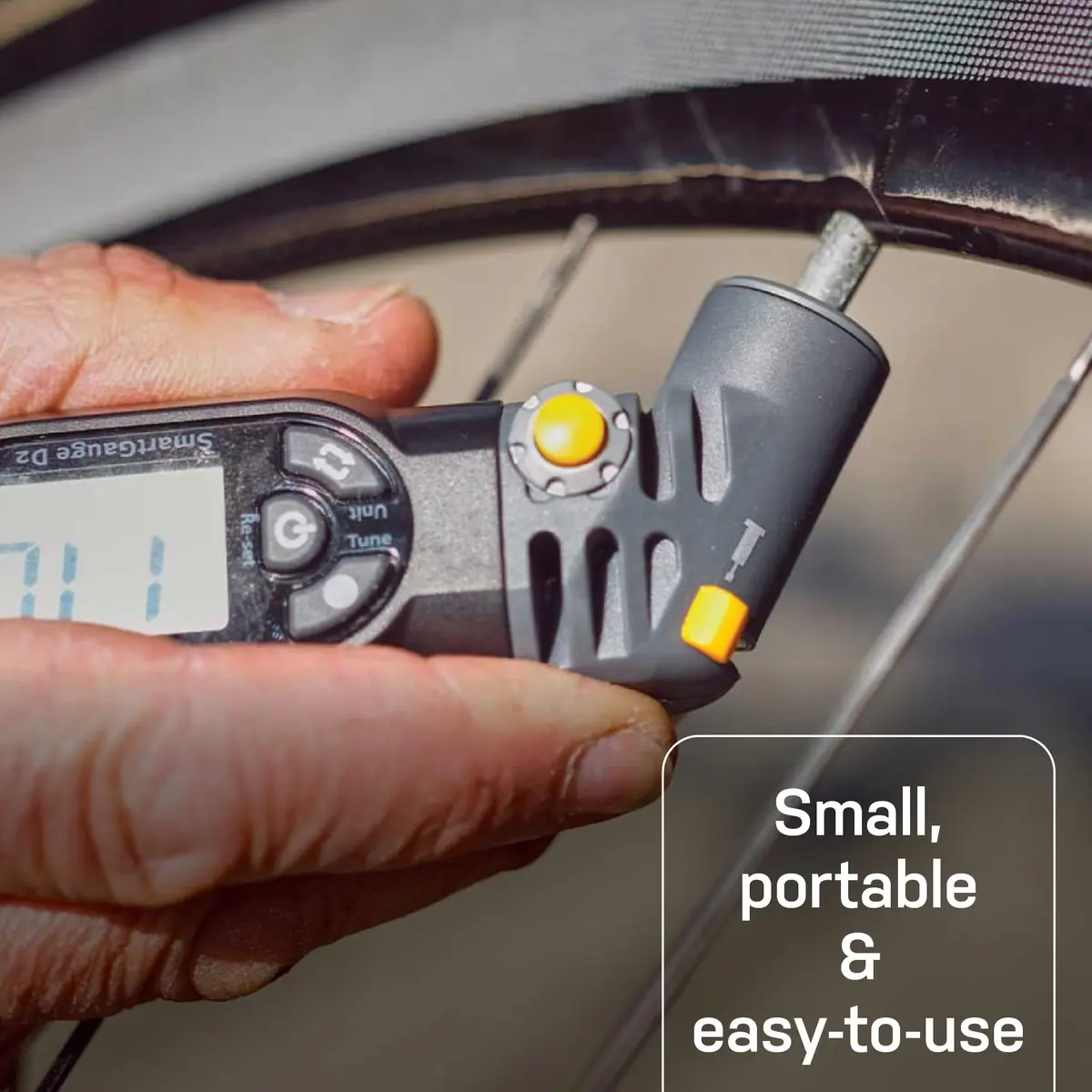 Topeak SmartGauge D2 Digital Bike Tire Pressure Gauge | Precise, Dual-Valve Compatibility, 250 psi - view 2