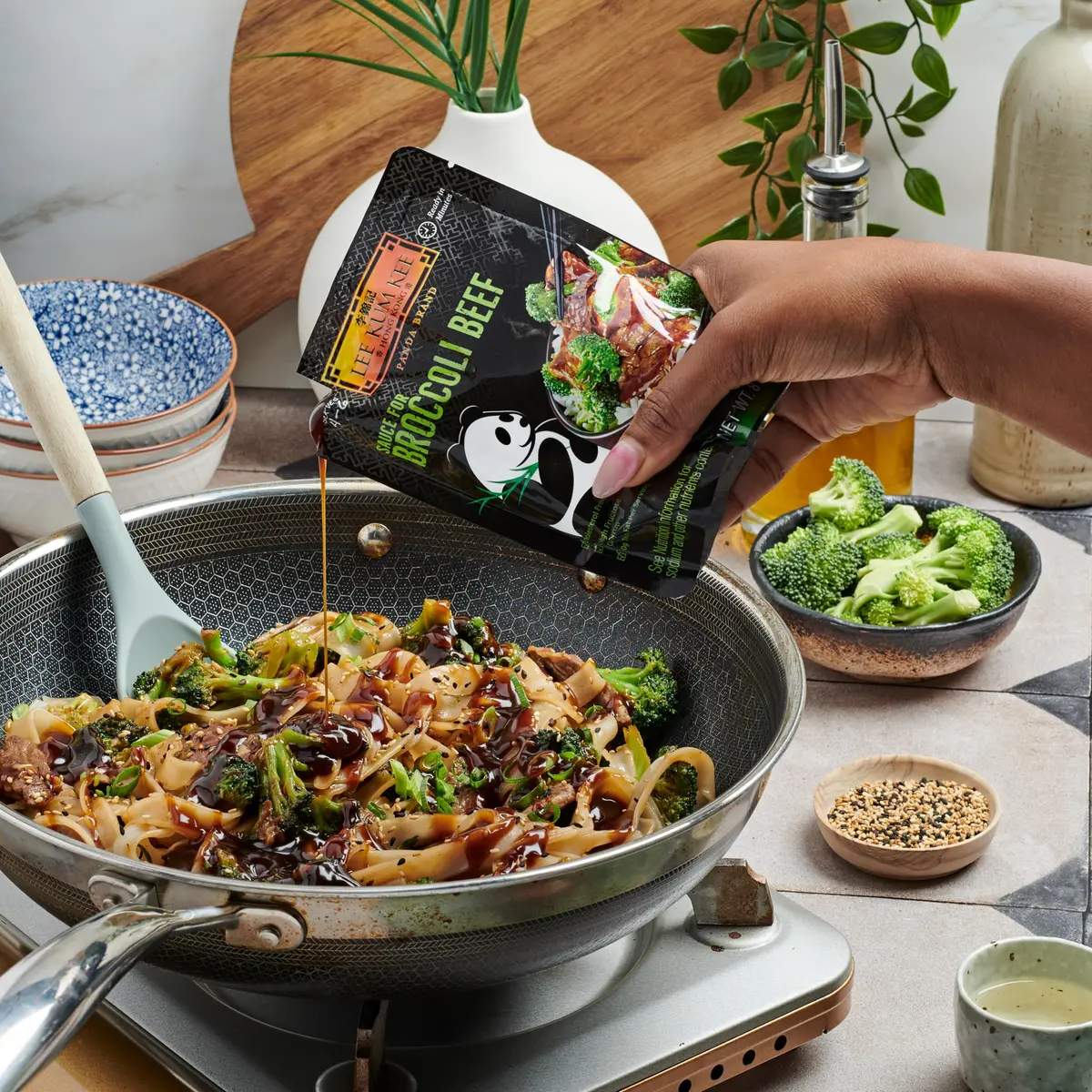 Panda Sauce for Broccoli Beef 8oz Pack of 6 | No Artificial Flavors, Cholesterol Free - view 4
