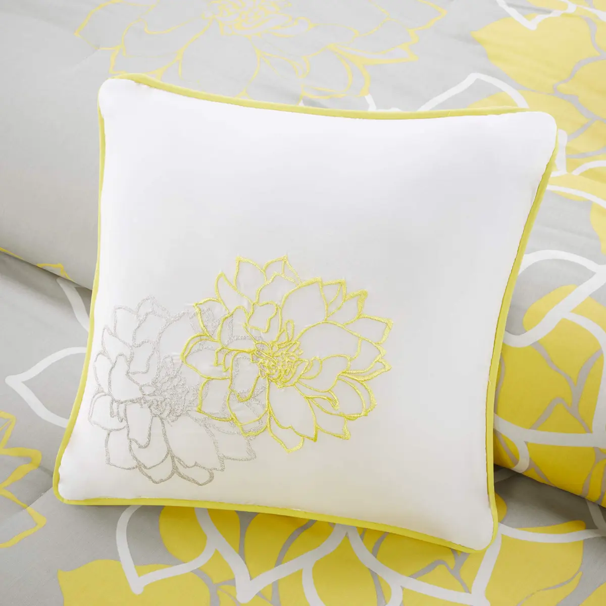 Madison Park Lola Sateen Cotton Comforter Set-King | All Season Floral Bedding with Hypoallergenic Fill - view 4