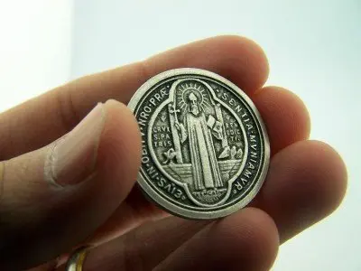 WJH Silver Tone Saint Benedict of Nursia Pocket Prayer Token Medal, 1 1/8 Inch | Religious Reminder - view 4
