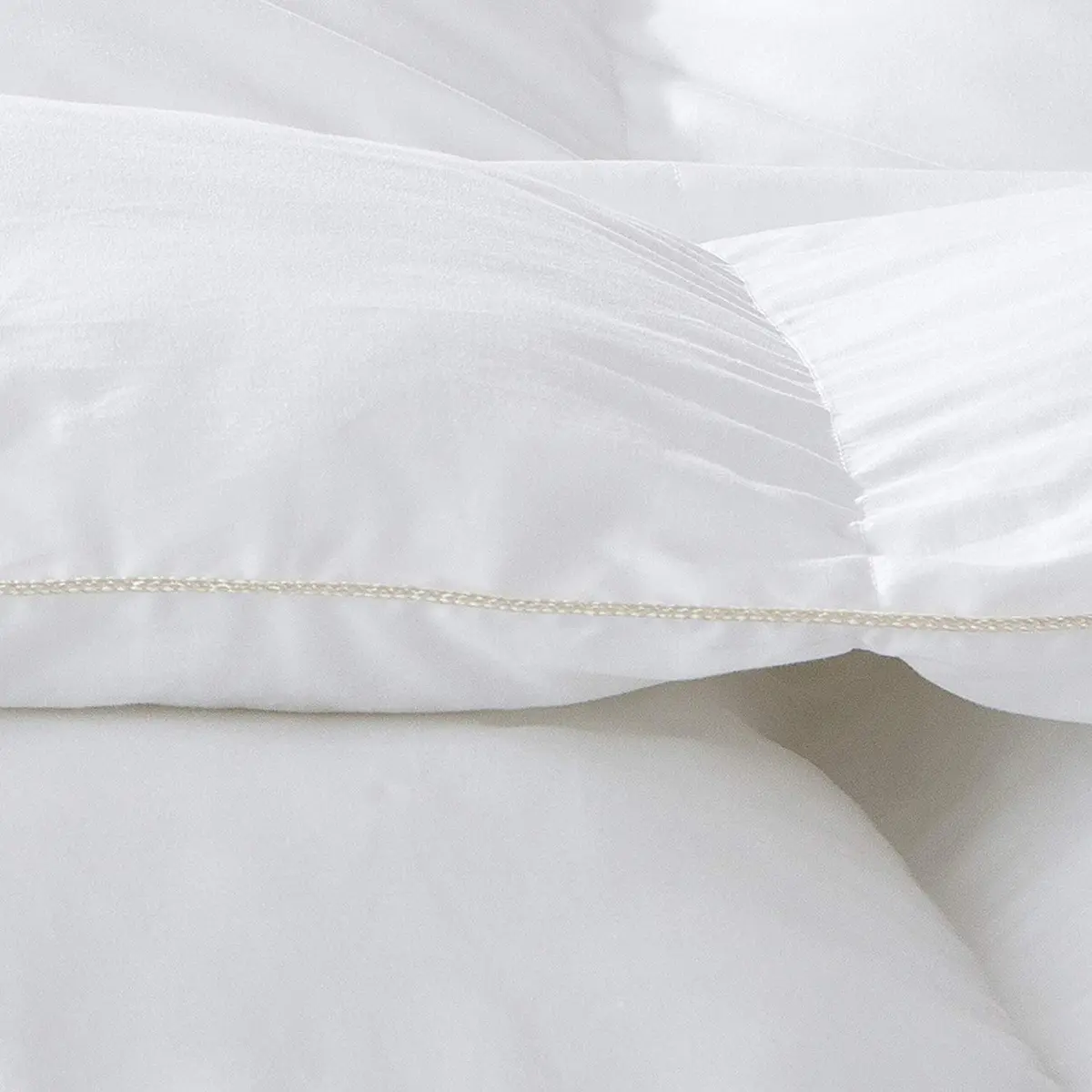 Egyptian Cotton Factory Store Full/Queen Size Lightweight Goose Down Comforter | Summer Weight, 40 oz Fill, Egyptian Cotton, White - view 6