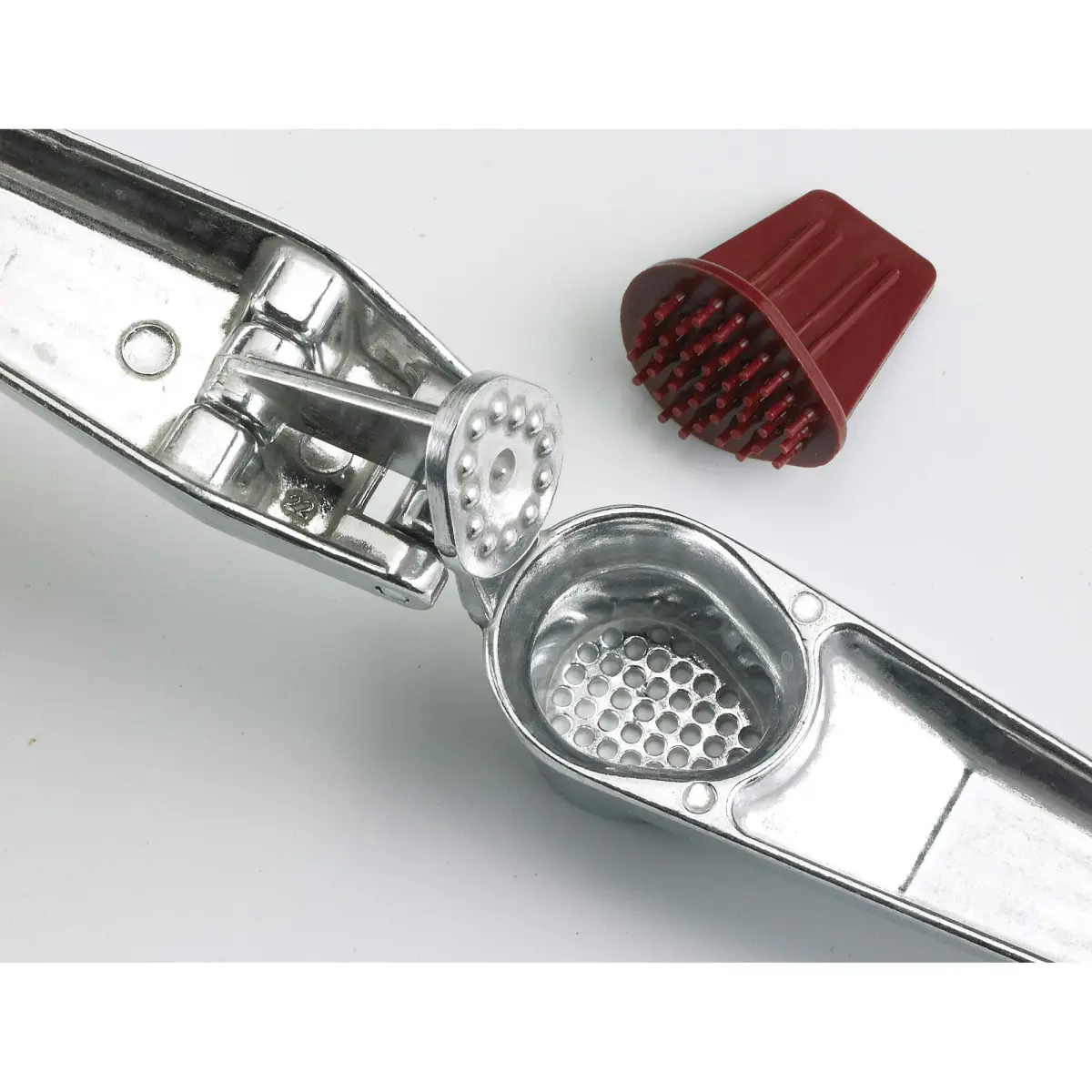 Fante's Cousin Umberto's Self-Cleaning Garlic Press 16 cm (6.25 x 1-Inches) | Crushes Garlic Effortlessly - view 2