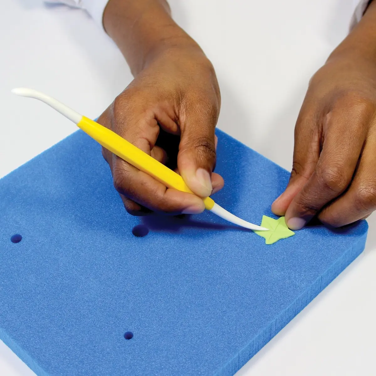 PME Flower Leaf Shaper Tool 167mm (6.6") | Create Detailed Veining on Fondant and Gum Paste - view 3