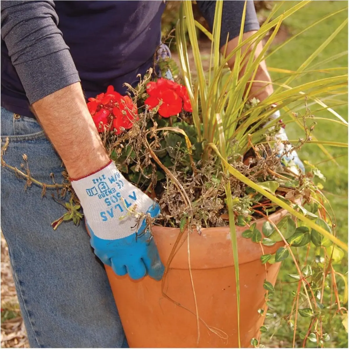SHOWA Atlas 305 Rubber Work Gloves, Large | Heavy-Duty Grip & Comfort - view 4