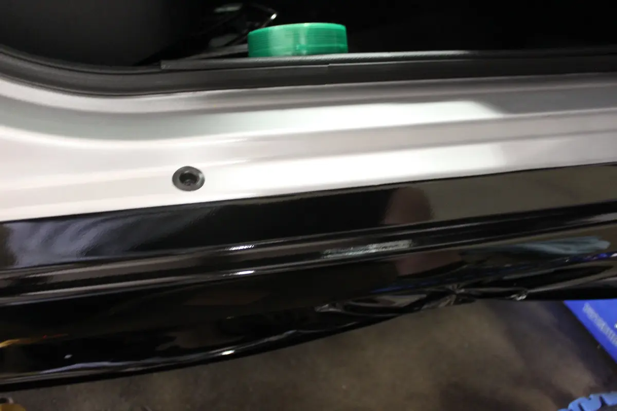 3M Knifeless Finish Line Vinyl Wrap Cutting Tape 50m (164ft) | Bubble-Free Application for Stripes & Curves - view 3
