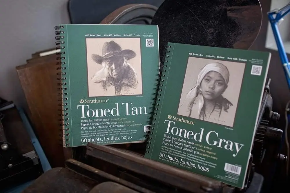 Strathmore Toned Gray Sketch Pad 9x12 Inch (22.86 x 30.48 cm) | Acid-Free Recycled Paper for Light & Dark Media - view 2