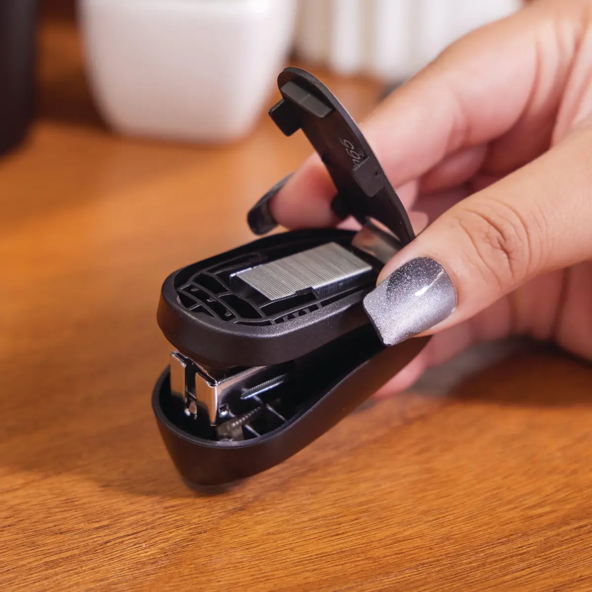 Swingline Tot Mini Stapler Black 3.3cm (1.3in) | Jam-Free Stapling for Students & Office - view 5
