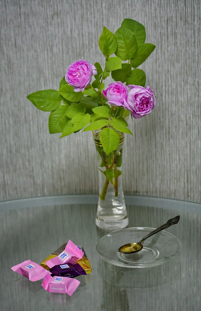 WGVI Unique Bouquet Vase, 5" W, 12" H, Clear Glass Tall Floral Centerpiece for Home & Wedding Decor - view 5