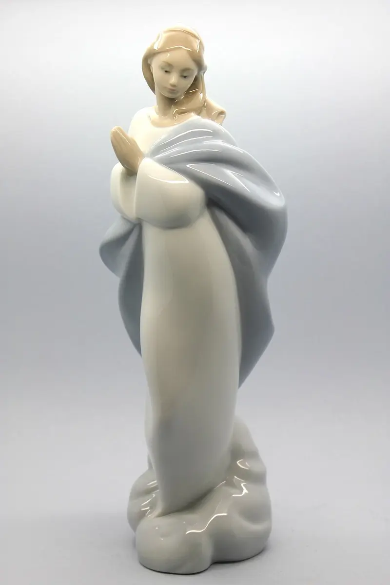 LLADRÓ Nao Collectible Porcelain Figurine: HOLY Mary - 10 3/4" Tall | Holy Mother, Religious Decor - view 2