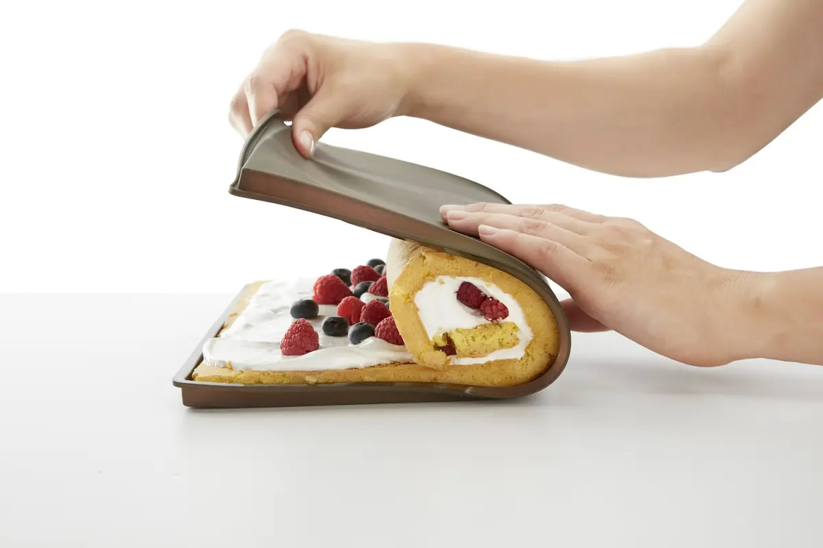 Lekue Non Spill Baking Sheet 30 x 40 cm | Flexible, Non-Stick Platinum Silicone for Roll Cake - view 4