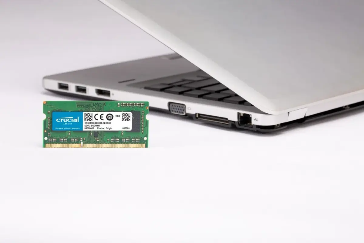 Crucial 4GB DDR3 1600 MHz CL11 Laptop Memory CT51264BF160BJ | 4GB (4096MB) DDR3L SODIMM - view 4