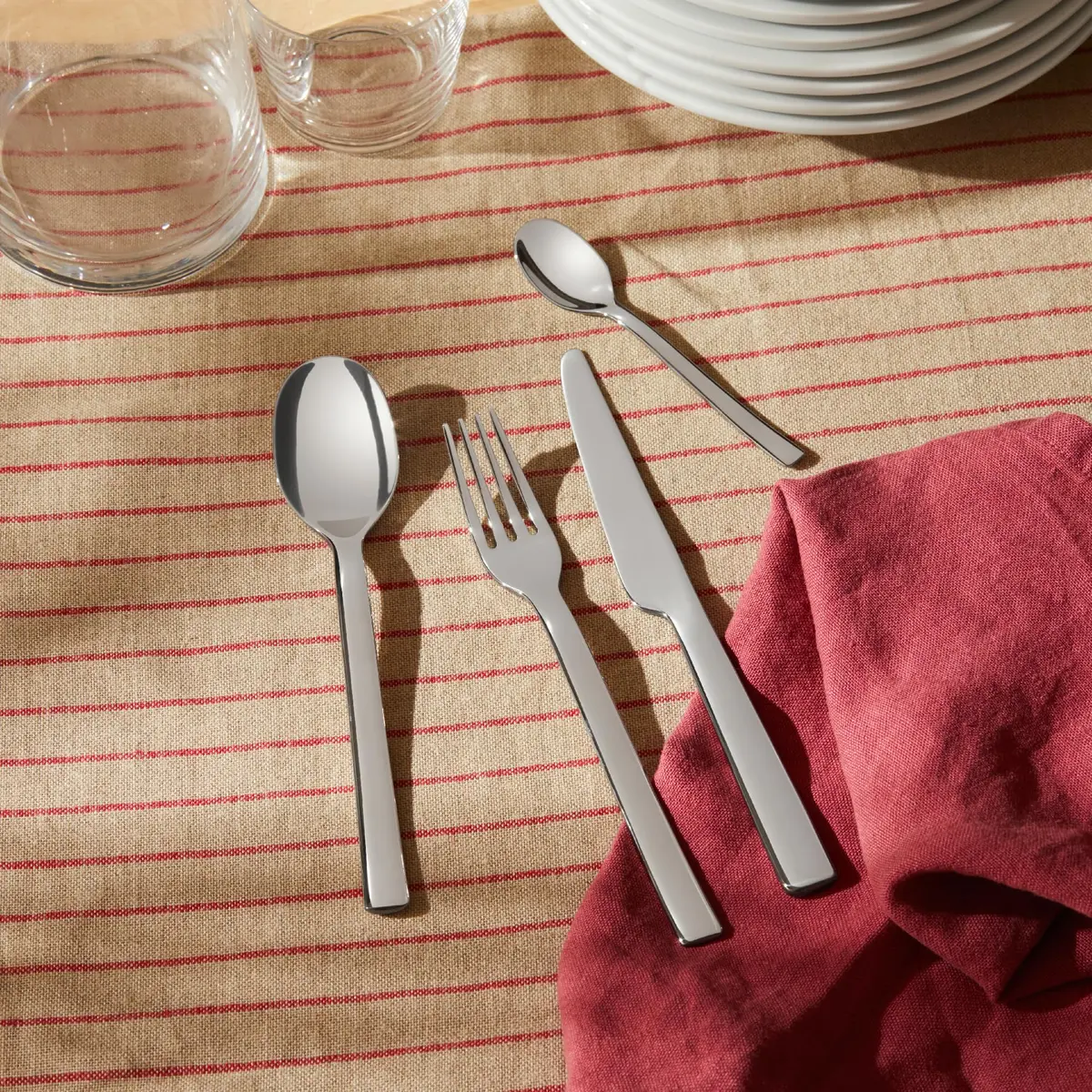 Alessi Ovale 24-Piece Cutlery Set | 18/10 Stainless Steel, Polished Finish - view 5