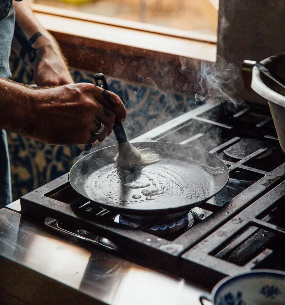 Matfer Bourgeat Black Carbon Steel Crêpe Pan 23.5 cm (9 1/4") | Made in France - view 4