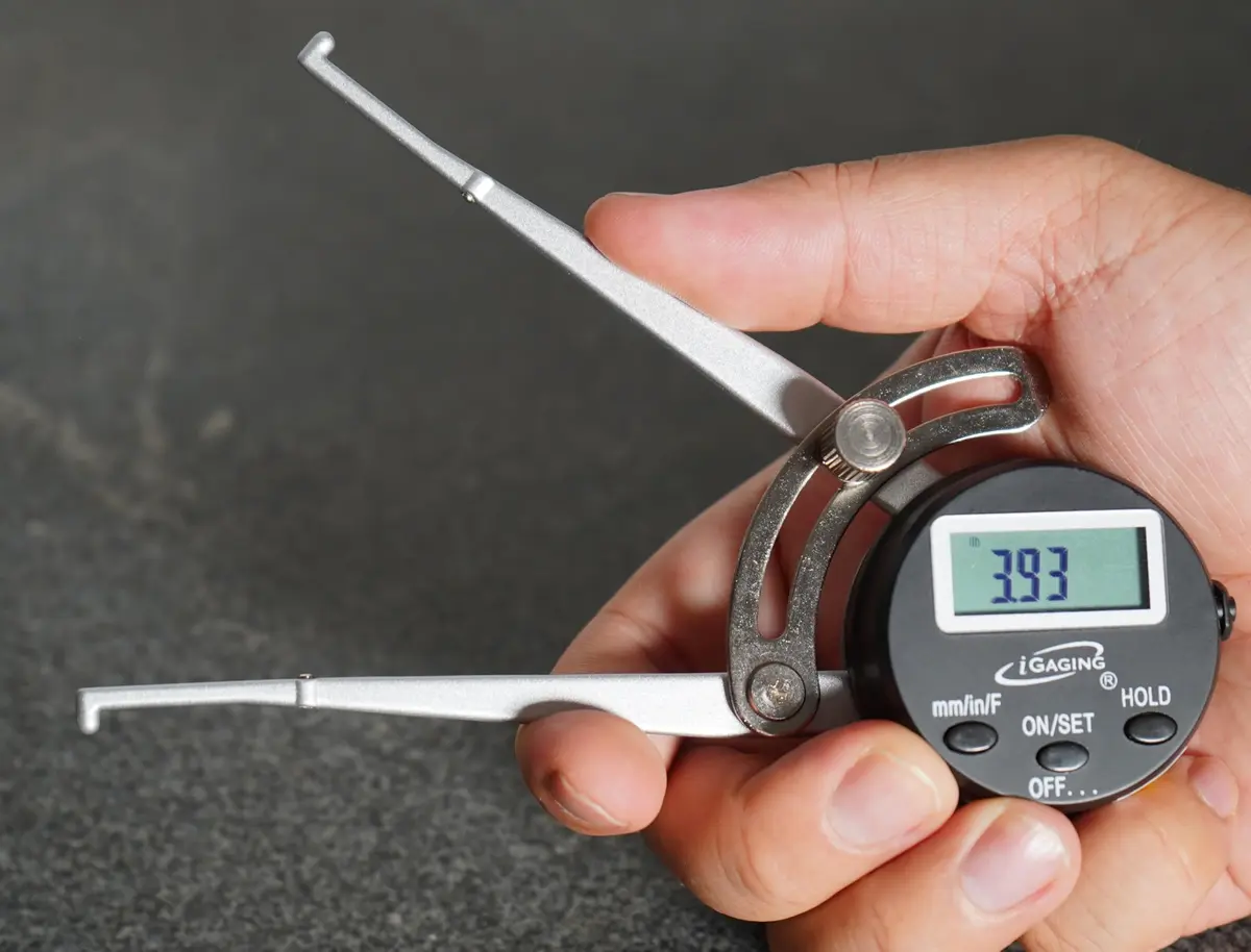 iGaging Digital Inside Caliper 0.5-6" | Precise Inch/Metric/Fractional Measurements - view 2