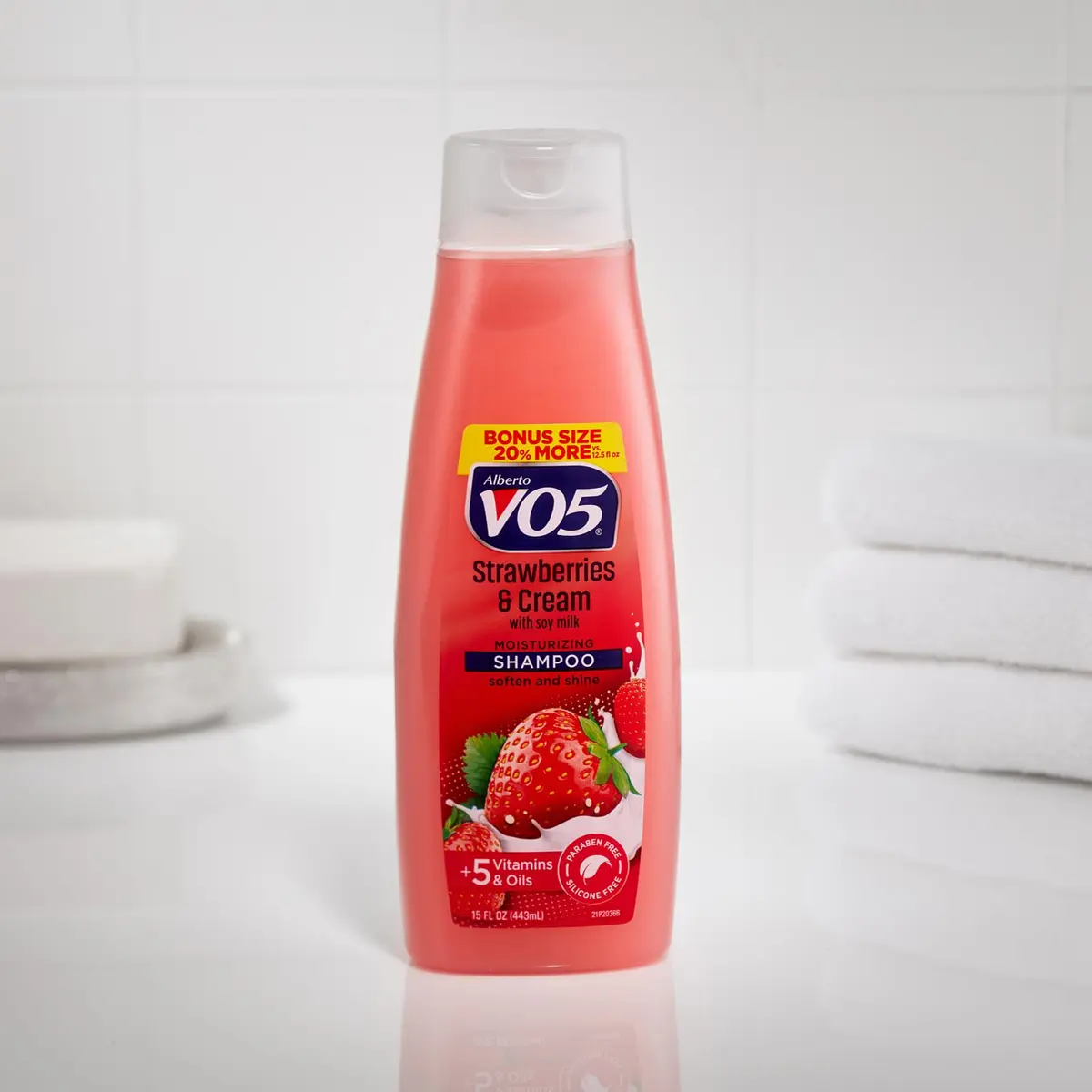 Alberto VO5 Moisture Milks Moisturizing Shampoo - Strawberries & Cream Scent, 443ml (15 fl oz) | Hydrating Shampoo with Soy Milk - view 4