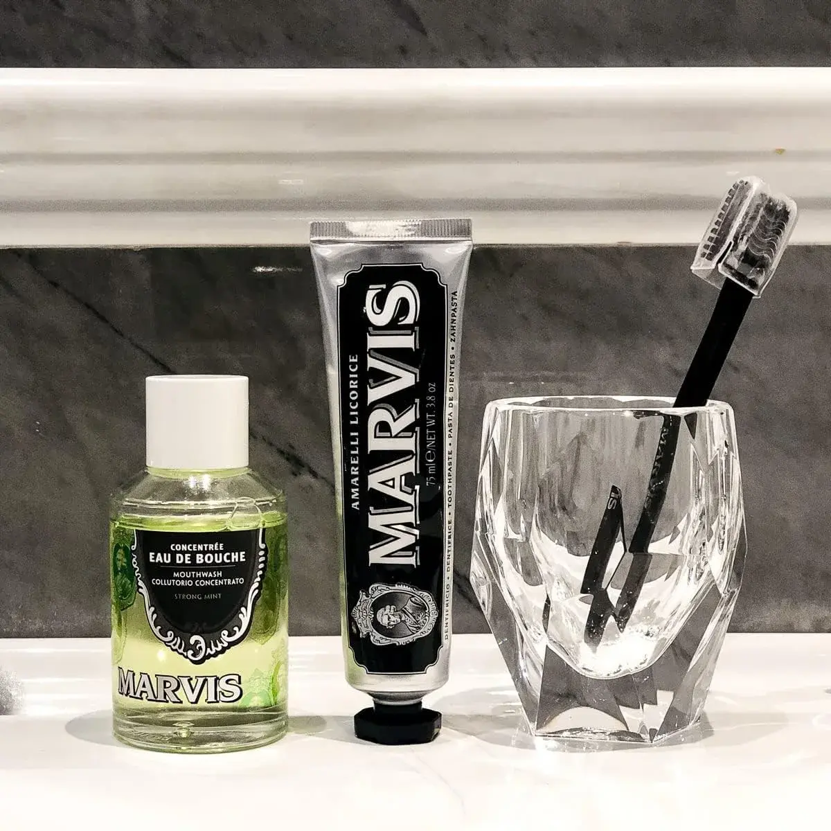 Marvis Strong Mint Mouthwash Concentrate 121 ml (4.1 Fl Oz) | Kills Germs & Neutralizes Odor - view 5
