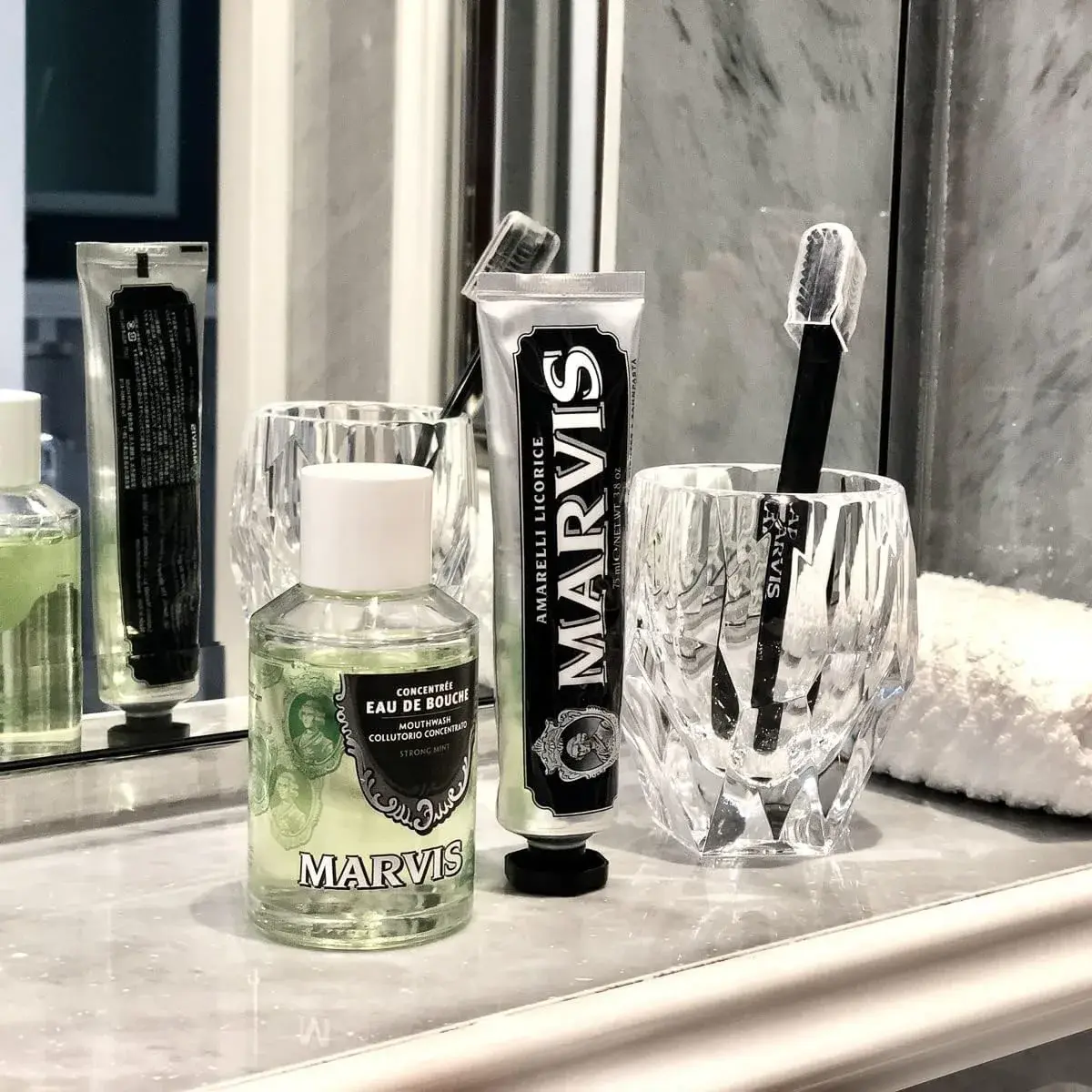 Marvis Strong Mint Mouthwash Concentrate 121 ml (4.1 Fl Oz) | Kills Germs & Neutralizes Odor - view 4