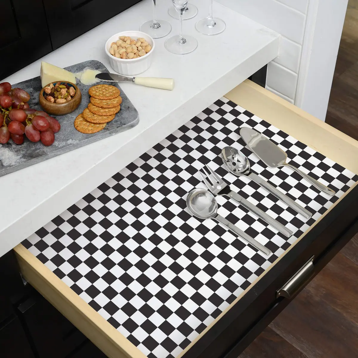 Con-Tact Brand Creative Covering Shelf Liner 18" x 9' (28 cm x 2.74 m) | Waterproof, Removable Vinyl Drawer Liner - view 4