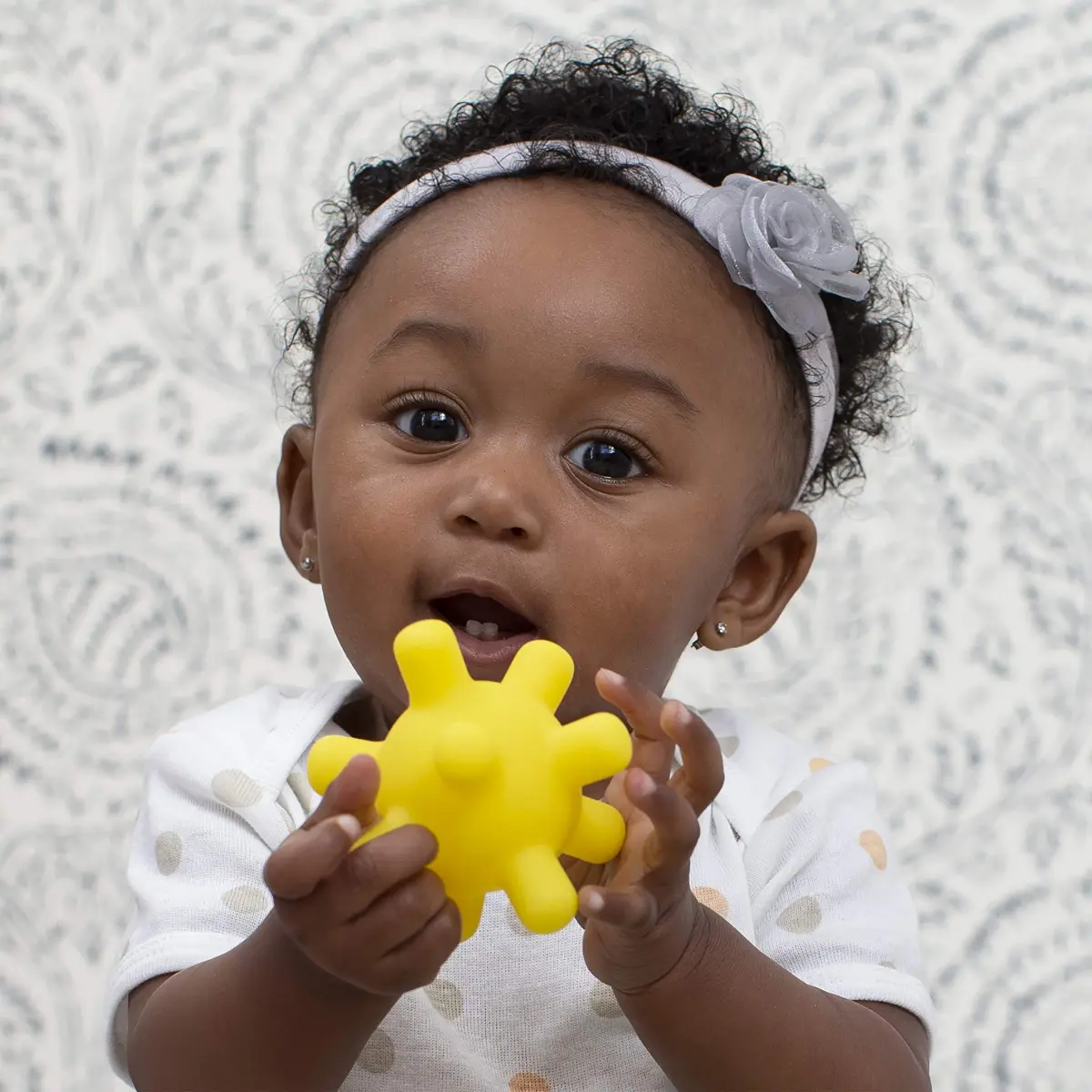Infantino Textured Multi Ball Set, Sensory Toy, 6-Piece, 6+ Months | BPA-Free Baby Balls - view 4