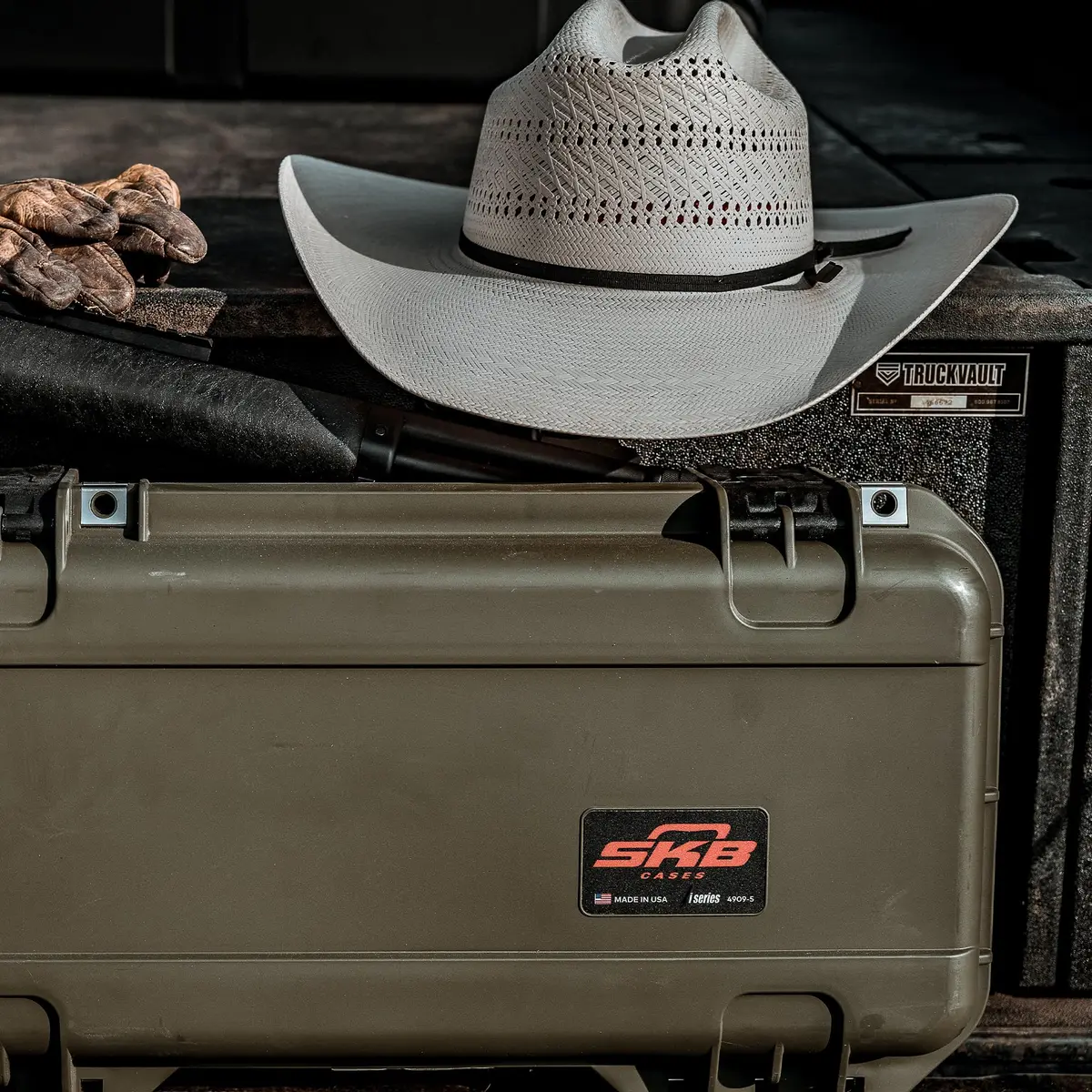 SKB iSeries Heavy Duty Hard Rifle Case 49in Waterproof Locking Green | Dustproof & Impact Resistant - view 4