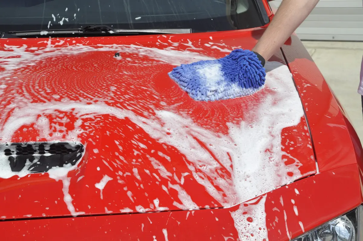 Detailer's Preference Double-Sided Chenille Microfiber Wash Mitt | Scratch-Free, Absorbent, Reusable, Blue - view 5