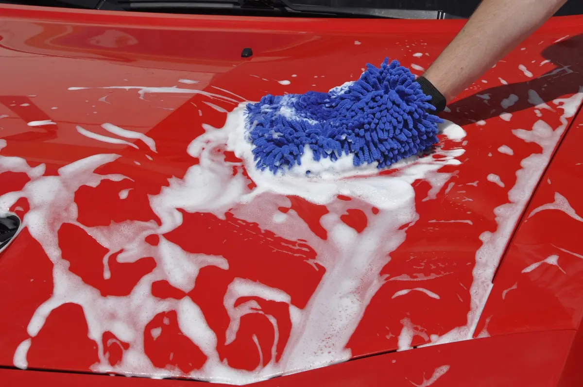 Detailer's Preference Double-Sided Chenille Microfiber Wash Mitt | Scratch-Free, Absorbent, Reusable, Blue - view 4