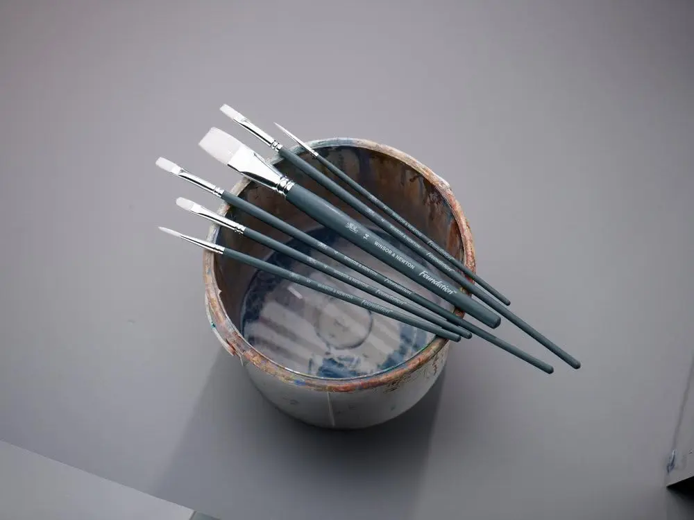 Winsor & Newton Foundation Acrylic Brush Set Long Handle 6 Pack | Synthetic Bristles for Acrylic & Oil Painting - view 3