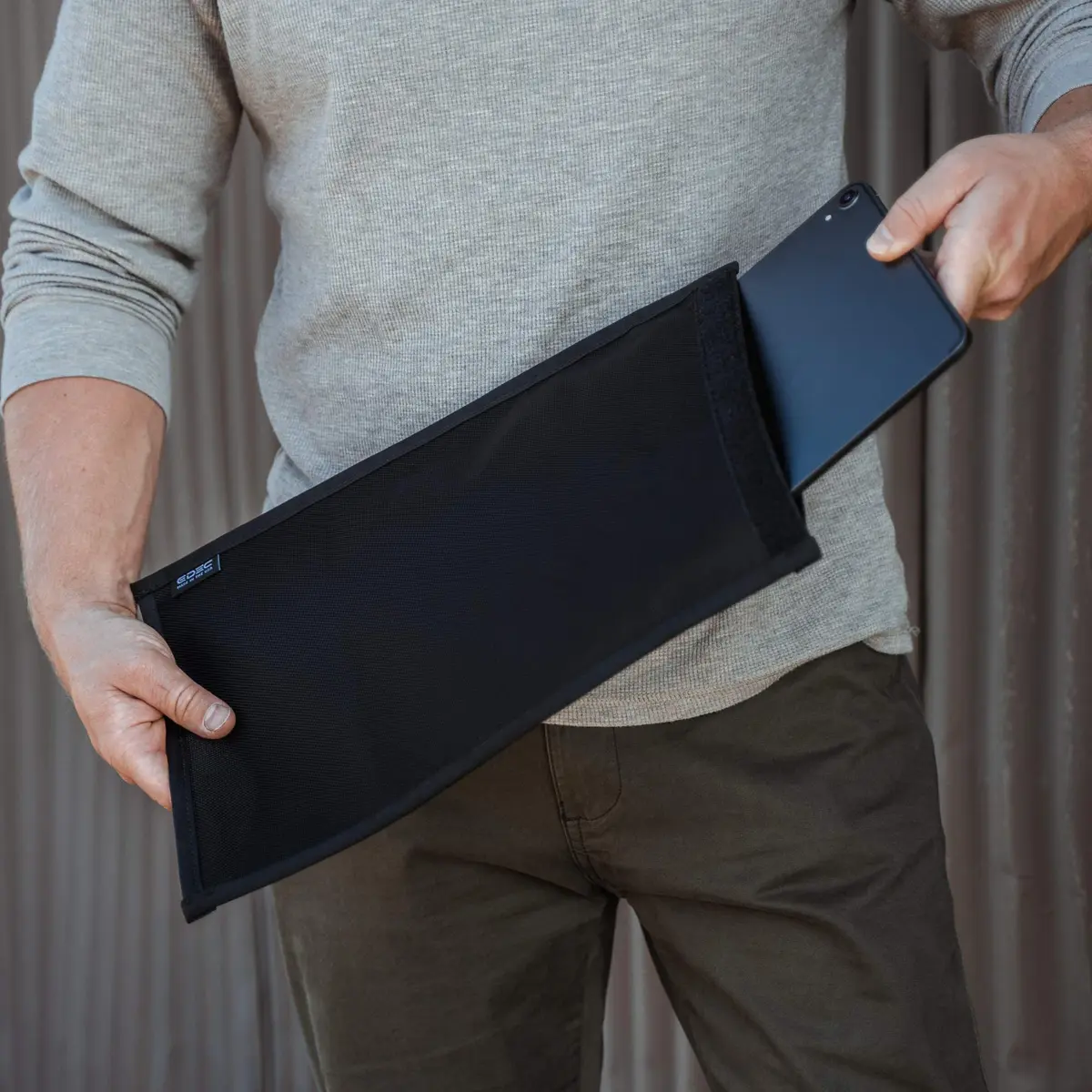 OFFGRID By EDEC Tablet Faraday Bag, Signal Blocking Bag 24.1 cm (9.5 inches) | RF Shielding for Law Enforcement & Military - view 3