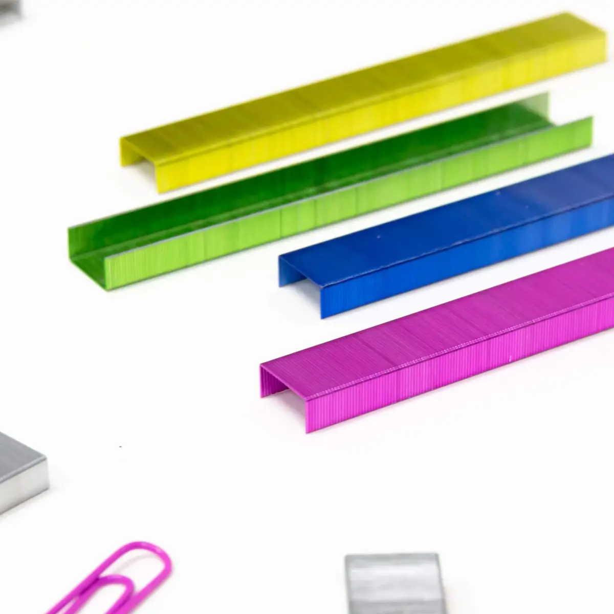 BAZIC Standard Staples (26/6) Metallic Color 3000/Pack | Chisel Point, 1/4-inch Leg Length - view 6